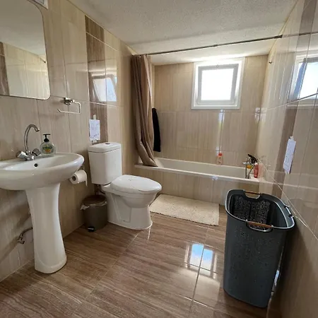 דירה Huge Terrace In Peaceful *