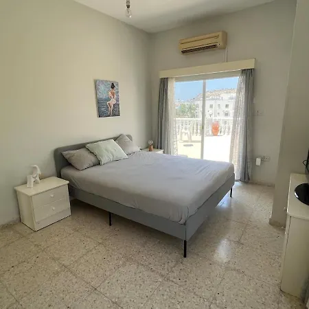 Apartment Huge Terrace In Peaceful Voroklini